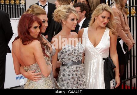 Le seul moyen est d'Essex Girls (de gauche à droite) Amy Childs, Lauren Goodger, Lydia Rose Bright et Sam Faires arrivant pour les Philips British Academy Television Awards à la Grosvenor House, 90 Park Lane, Londres. Banque D'Images