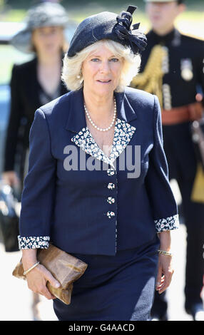 La duchesse de Cornwall assiste à un service commémoratif pour les militaires du Commonwealth au cimetière Hastings. Banque D'Images