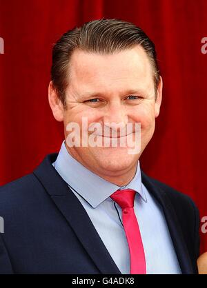 Chris Walker arrive pour les British SOAP Awards 2011 à Granada Studios, Manchester. Banque D'Images