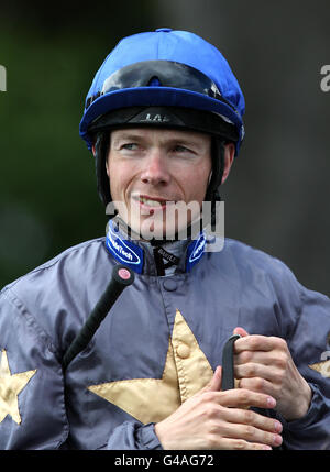 Courses hippiques - 2011 Dante Festival - totesport Dante Stakes Day - York Racecourse. Tom Eaves, jockey Banque D'Images