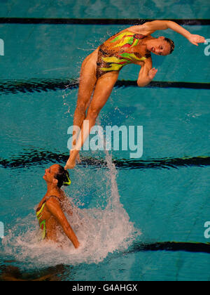 L'équipe italienne s'affronte en finale libre lors de la deuxième journée de la coupe européenne des champions de natation synchronisée LEN 2011 à Ponds Forge, Sheffield. Banque D'Images