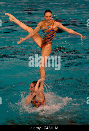 L'équipe russe s'affronte en finale libre lors de la deuxième journée de la coupe européenne des champions de natation synchronisée LEN 2011 à Ponds Forge, Sheffield. Banque D'Images