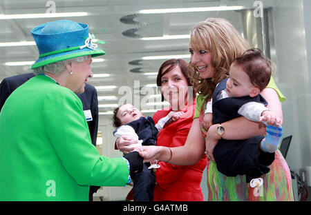 Image - La reine Elizabeth II visite d'Etat en Irlande Banque D'Images