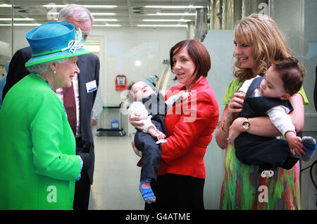 Image - La reine Elizabeth II visite d'Etat en Irlande Banque D'Images