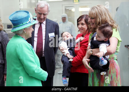 Image - La reine Elizabeth II visite d'Etat en Irlande Banque D'Images