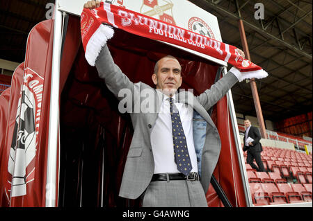 Football - Swindon Town - Paolo Di Canio Conférence de presse - Le sol du comté Banque D'Images