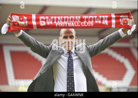 Football - Swindon Town - Paolo Di Canio Conférence de presse - Le sol du comté Banque D'Images