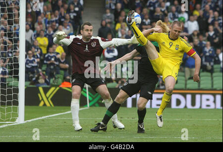 Football - coupe des nations - République d'Irlande / Ecosse - Aviva Stadium.Kenny Miller (à droite), en Écosse, manque une chance au but lors du match de la coupe des nations au stade Aviva, à Dublin, en Irlande. Banque D'Images