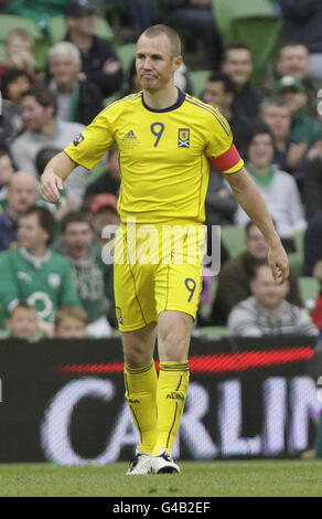 Kenny Miller, en Écosse, est abattu alors que son équipe perd en République d'Irlande lors du match de la coupe des nations au stade Aviva, à Dublin, en Irlande. Banque D'Images