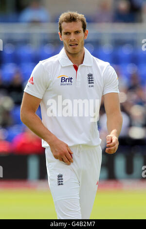 Cricket - npower First Test - deuxième jour - Angleterre / Sri Lanka - Stade SWALEC. Chris Tremlett d'Angleterre Banque D'Images