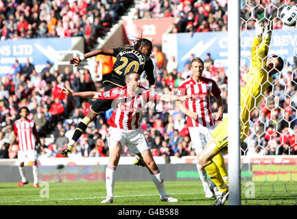 Football - Barclays Premier League - Stoke City / Wigan Athletic - Britannia Stadium.Hugo Rodallégla de Wigan Athletic marque le but d'ouverture lors du match de la première ligue de Barclays au Britannia Stadium, Stoke. Banque D'Images