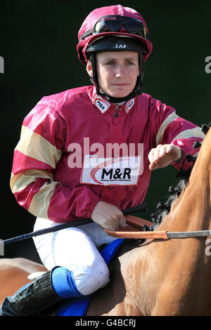 Courses hippiques - TFI Friday - Hippodrome de Nottingham. Kieran T O'Neill, jockey Banque D'Images