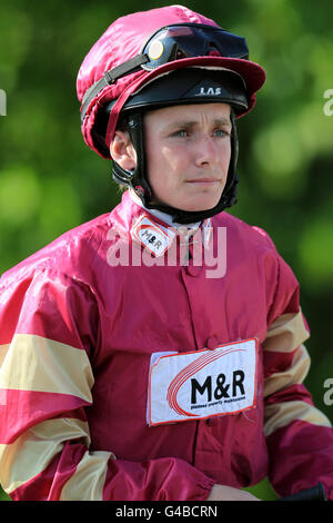 Courses hippiques - TFI Friday - Hippodrome de Nottingham. Kieran T O'Neill, jockey Banque D'Images