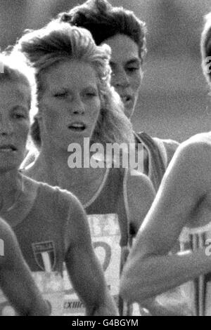 Athlétisme - Jeux Olympiques de Los Angeles 1984 - finale du 3000m féminin. Joan Hansen, États-Unis Banque D'Images