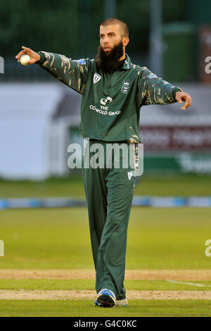 Cricket - Friends Life Twenty20 - North Group - Derbyshire Falcons / Worcestershire Royals - The County Ground. Moeen Ali, Worcestershire Royals Banque D'Images