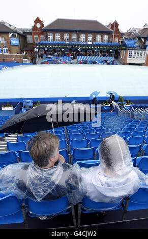 Tennis - Championnats AEGON 2011 - septième jour - le Queen's Club.Des arrêts de pluie intenses jouent pendant le septième jour des Championnats AEGON au Queen's Club, Londres. Banque D'Images