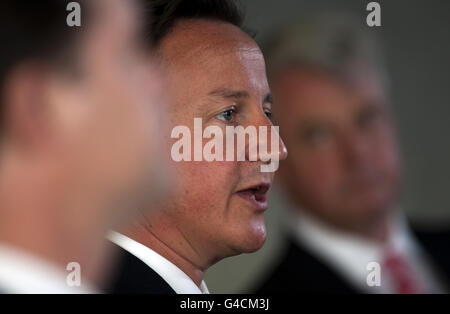 Le Premier ministre David Cameron s'adresse au personnel hospitalier et aux médias de l'hôpital Guys de Londres sur les changements apportés aux réformes du NHS du gouvernement. Banque D'Images