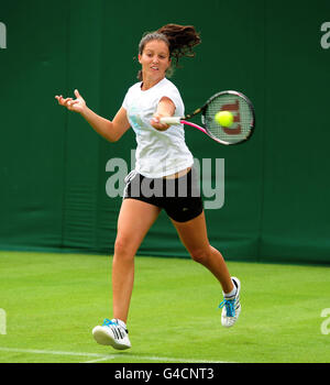 Laura Robson en Grande-Bretagne lors d'une séance d'entraînement pour les championnats de Wimbledon 2011 au All England Lawn tennis Club, Wimbledon. Banque D'Images