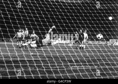 Football - Coupe d'Europe - Finale Bayern Munich v St Etienne - Hampden Park Banque D'Images