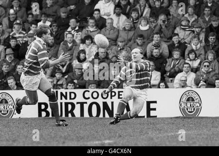 Rugby Union - Championnat du courage Clubs - Leicester Tigers / Waterloo - Welford Road.Dusty Hare en action pour Leicester Tigers contre Waterloo dans un match qu'ils ont gagné qui leur a remis le championnat inaugural des clubs de courage. Banque D'Images