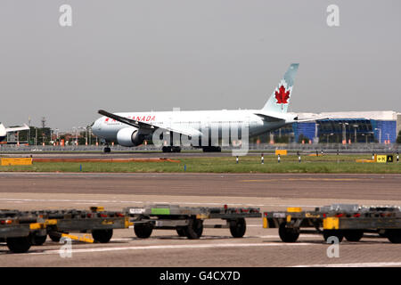 Stock - aéroport de Heathrow.Un avion d'Air Canada atterrit à l'aéroport de Heathrow Banque D'Images