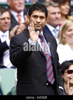 Cricketer Sachin Tendulkar dans la boîte royale le sixième jour des Championnats de Wimbledon 2011 au All England Lawn tennis and Croquet Club, Wimbledon Banque D'Images