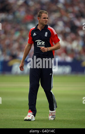 Stuart Broad d'Angleterre montre sa déjection lors du match international de Twenty20 au County Ground, Gloucestershire. Banque D'Images