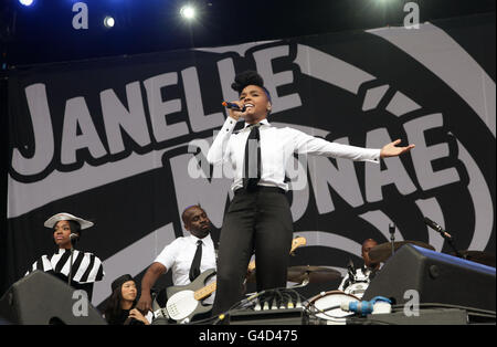 Wireless Festival - Londres.Janelle Monae se présente sur la scène principale au Wireless Festival à Hyde Park, dans le centre de Londres. Banque D'Images