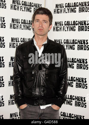 Noel Gallagher lors d'un photocall pour annoncer son nouvel album 'Noel Gallagher's High Flying Birds', au Electric Cinema à l'ouest de Londres. APPUYEZ SUR ASSOCIATION photo. Date de la photo: Mercredi 6 juillet 2011. Le crédit photo devrait se lire: Yui Mok/PA Wire Banque D'Images