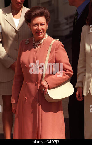 Recueillir des royals de reines-mères 98E ANNIVERSAIRE Banque D'Images