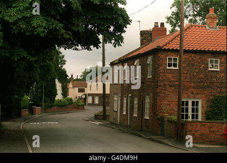 PA NEWS PHOTO 5/8/98 LE VILLAGE D'ALTHORPE DANS LINCONSHIRE, OÙ LES RÉSIDENTS DOIVENT REDIRIGER LES TOURISTES ÉTRANGERS QUI SONT ARRIVÉS DANS LEUR VILLAGE PAR ERREUR TOUT EN VOULANT VISITER LE DERNIER LIEU DE REPOS DE DIANA, PRINCESSE DE GALLES À ALTHORP MAISON À ENVIRON 100 MILES PRÈS DU VILLAGE ET GRAND BRINGTON DANS NORTHANTS. Banque D'Images