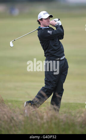 Golf - le Championnat d'Open 2011 - Aperçu jour trois - Royal St George's.Rory McIlroy, d'Irlande du Nord, joue un fairway tourné sur le 15ème trou Banque D'Images