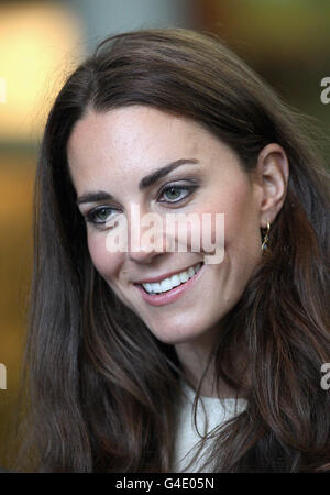 La duchesse de Cambridge assiste à une session du Parlement de la jeunesse à l'Assemblée législative de Yellowknife, au Canada. Banque D'Images