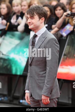 Harry Potter et le Deathly Hallows: Partie 2 UK film Premiere - Londres.Daniel Radcliffe arrivant pour la première mondiale de Harry Potter et des Hallows de Deathly : partie 2. Banque D'Images