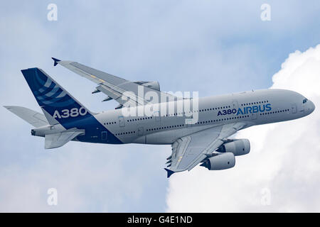 Airbus A380-841 F-WWOW affichant au Farnborough International Airshow Banque D'Images