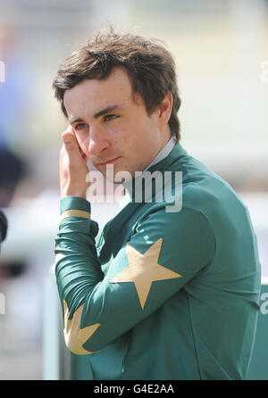 Courses hippiques - 52e John Smiths Cup Meeting - 2e jour - York Racecourse.Jockey Adam Beschizza après sa victoire à la coupe John Smith pendant le deuxième jour de la 52e rencontre de la coupe John Smiths à l'hippodrome de York. Banque D'Images