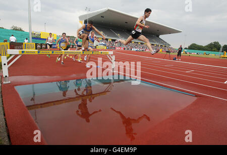 Vue générale de la steeplechase de 3000m pour hommes pendant les épreuves et les championnats d'Aviva au Royaume-Uni au stade Alexander, à Birmingham. Banque D'Images