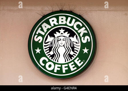 Café Starbucks à Oxford Street, Londres. Banque D'Images