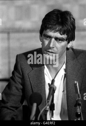 PA NEWS PHOTO 30/5/84 PAUL BROWN, PÈRE DE L'ABSENCE DE 15 JOURS LE SYNDROME DE BÉBÉ LOUISE BROWN LORS D'UNE CONFÉRENCE DE PRESSE À LONDRES DANS UN APPEL POUR SON RETOUR EN TOUTE SÉCURITÉ Banque D'Images