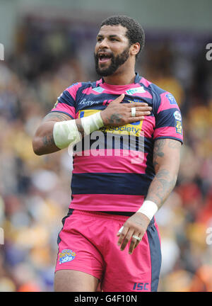 Ryan Bailey, de Leeds Rhinos, célèbre la victoire de son équipe lors du match de demi-finale de la coupe du défi Carnegie au Keepmoat Stadium, Doncaster. Banque D'Images