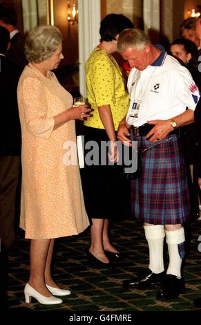 Image - La reine Elizabeth II visite d'Etat en Malaisie Banque D'Images