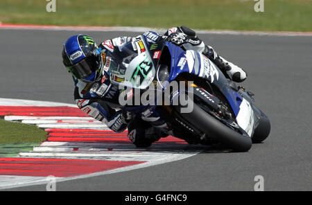 Eugene Laverty en Irlande sur la Yamaha YZF R1 lors de la qualification pour le Championnat du monde de Superbike FIM sur le circuit Silverstone, Northampton. Banque D'Images