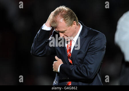 Football - npower football League Championship - Doncaster Rovers v Nottingham Forest - Keepmoat Stadium. Steve McClaren, directeur de la forêt de Nottingham Banque D'Images