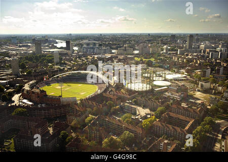 Une vue aérienne du jeu à l'Oval de Kia à partir du MRF Blimp pendant le npower quatrième Test à l'Oval de Kia, Londres. Banque D'Images