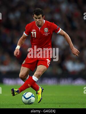 Gareth Bale du pays de Galles lors du match de qualification de l'UEFA Euro 2012 au stade Wembley, Londres. Banque D'Images