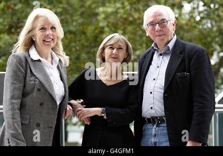 (Gauche - droite) Amanda Nevill, directrice artistique du Festival Sandra Hebron et filmmakerTerence Davies au lancement de presse du Festival du film de Londres de BFI à Leicester Square, Londres. Banque D'Images