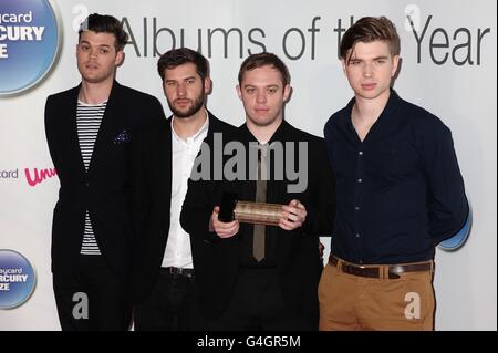 Tout tout tout (de gauche à droite) Jeremy Pritchard, Michael Spearman, Jonathan Higgs et Alex Robertshaw arrivant pour le Barclaycard Mercury Music Prize 2011 au Grosvenor House Hotel, Londres. Banque D'Images