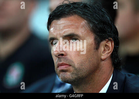 Gary Speed, directeur du pays de Galles, lors du match de qualification de l'UEFA Euro 2012 au stade Wembley, Londres. Banque D'Images