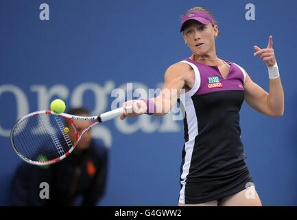 Samantha Stosur en action contre Serena Williams aux États-Unis lors de la finale féminine des singles au cours du 14 e jour de l'US Open à Flushing Meadows, New York, États-Unis. Banque D'Images