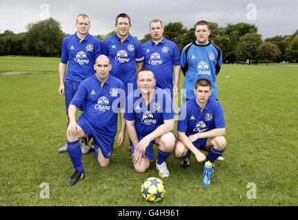 Football - Barclays Premier League - Everton / Aston Villa - Goodison Park.Joueurs participant aux matchs à 7 joueurs lors du tournoi « imagine Your Goals » Banque D'Images